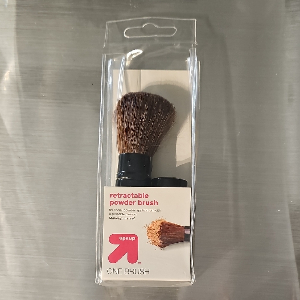 Up & Up Retractable Powder Brush - Black and Brown